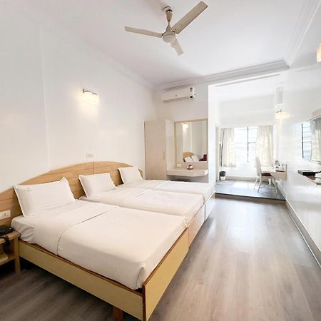 Hotel Vellara Бангалор Екстериор снимка