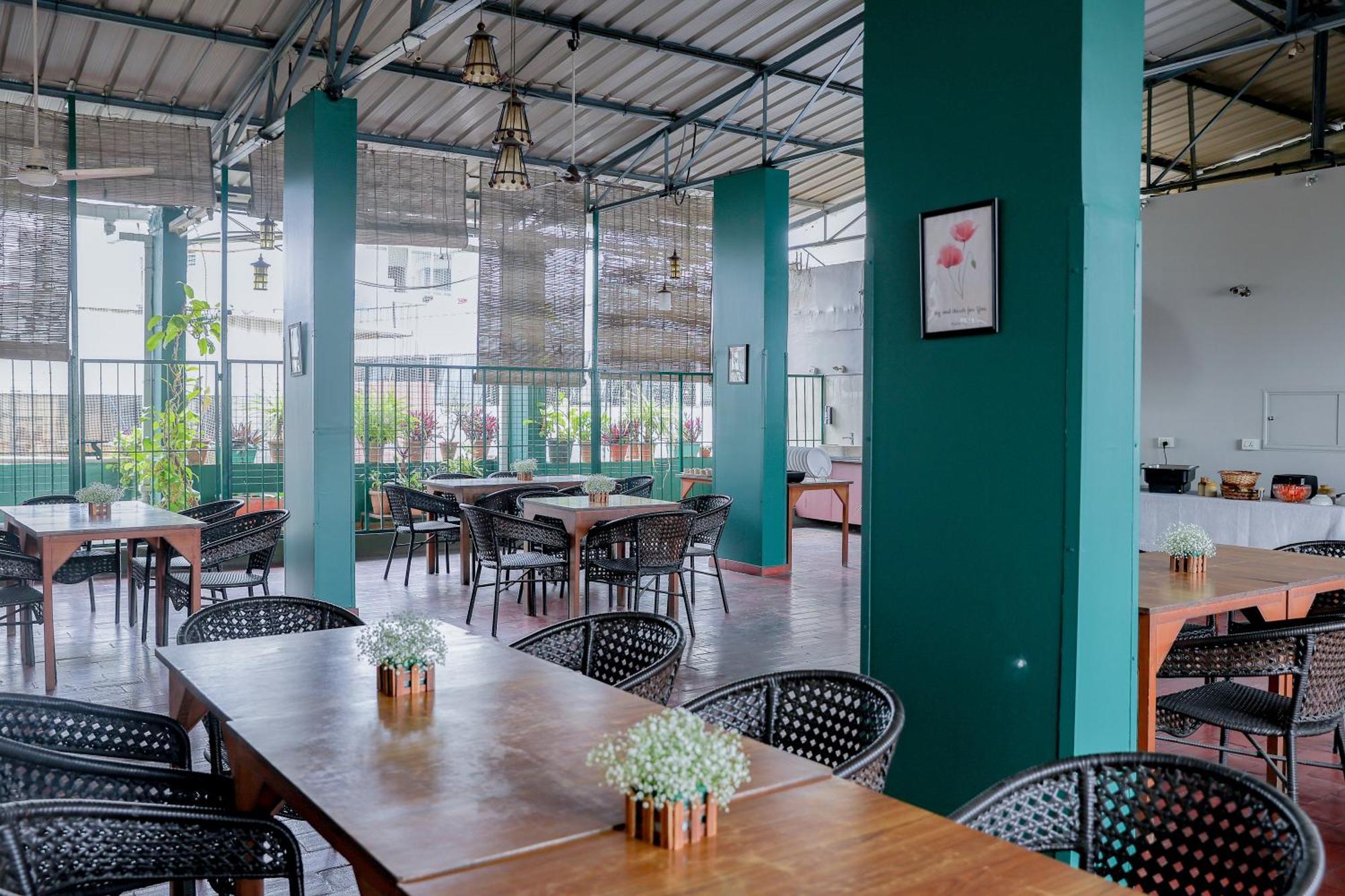 Hotel Vellara Бангалор Екстериор снимка