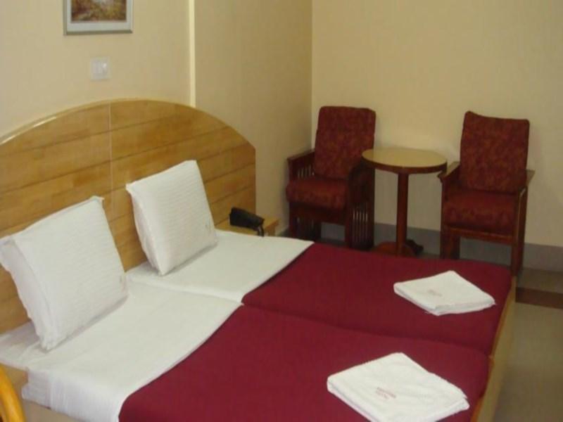Hotel Vellara Бангалор Екстериор снимка