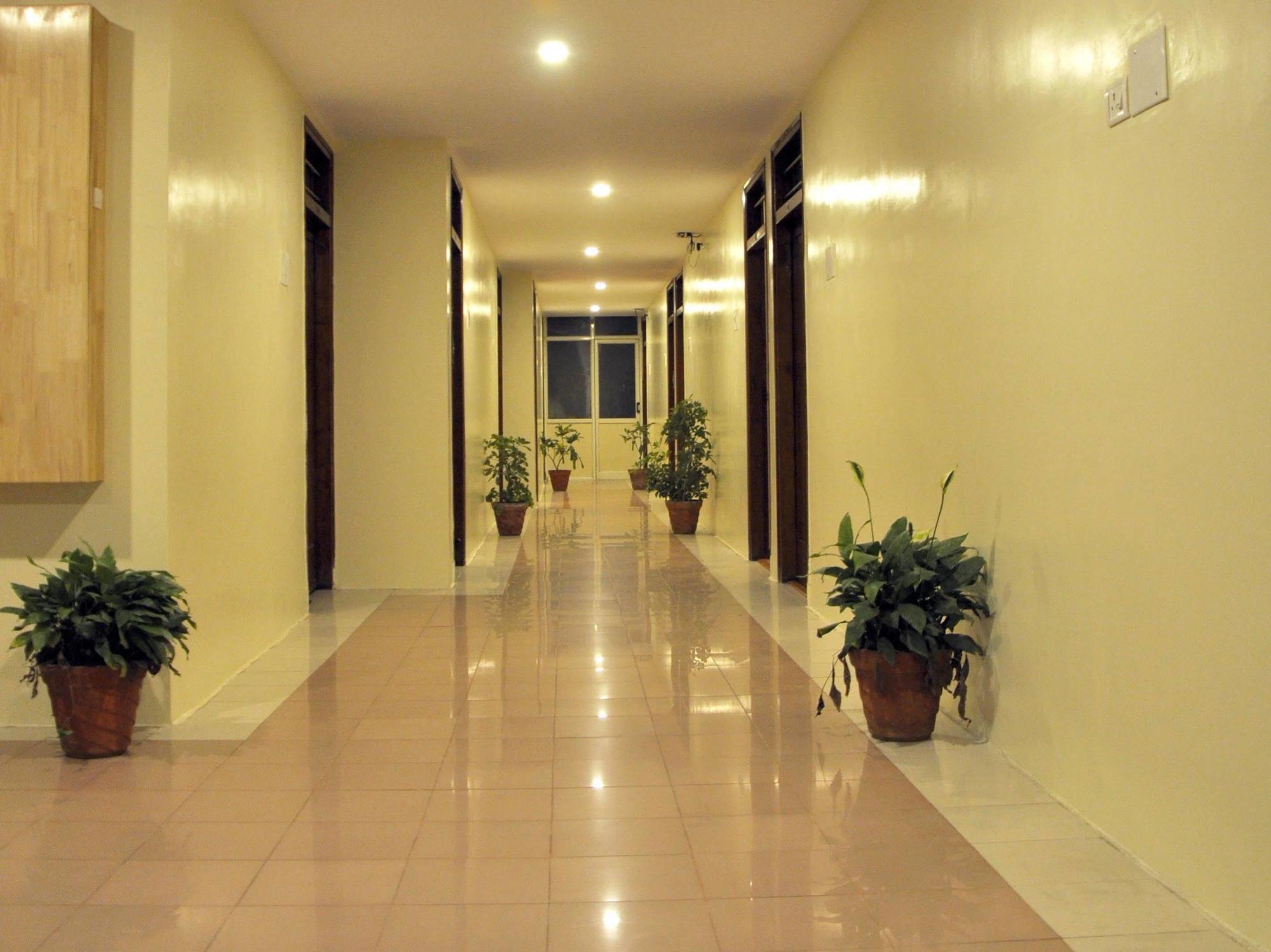 Hotel Vellara Бангалор Екстериор снимка
